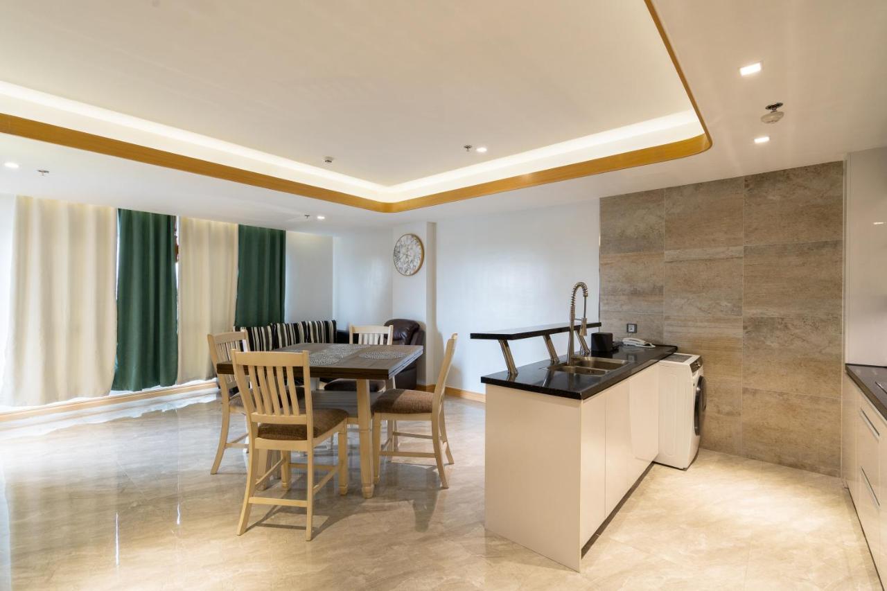 One Euphoria Luxe Hotel อังเฮเลส ภายนอก รูปภาพ
