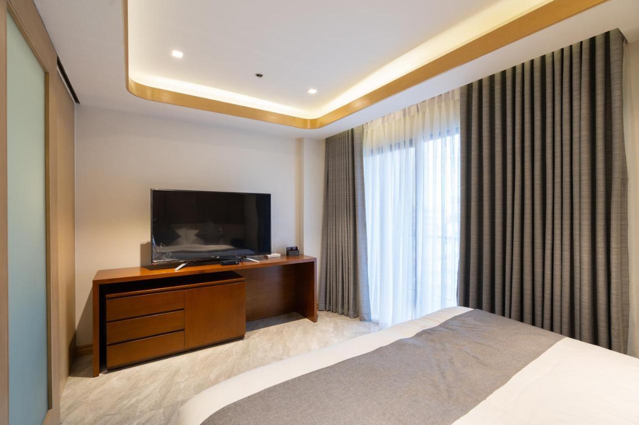 One Euphoria Luxe Hotel อังเฮเลส ภายนอก รูปภาพ