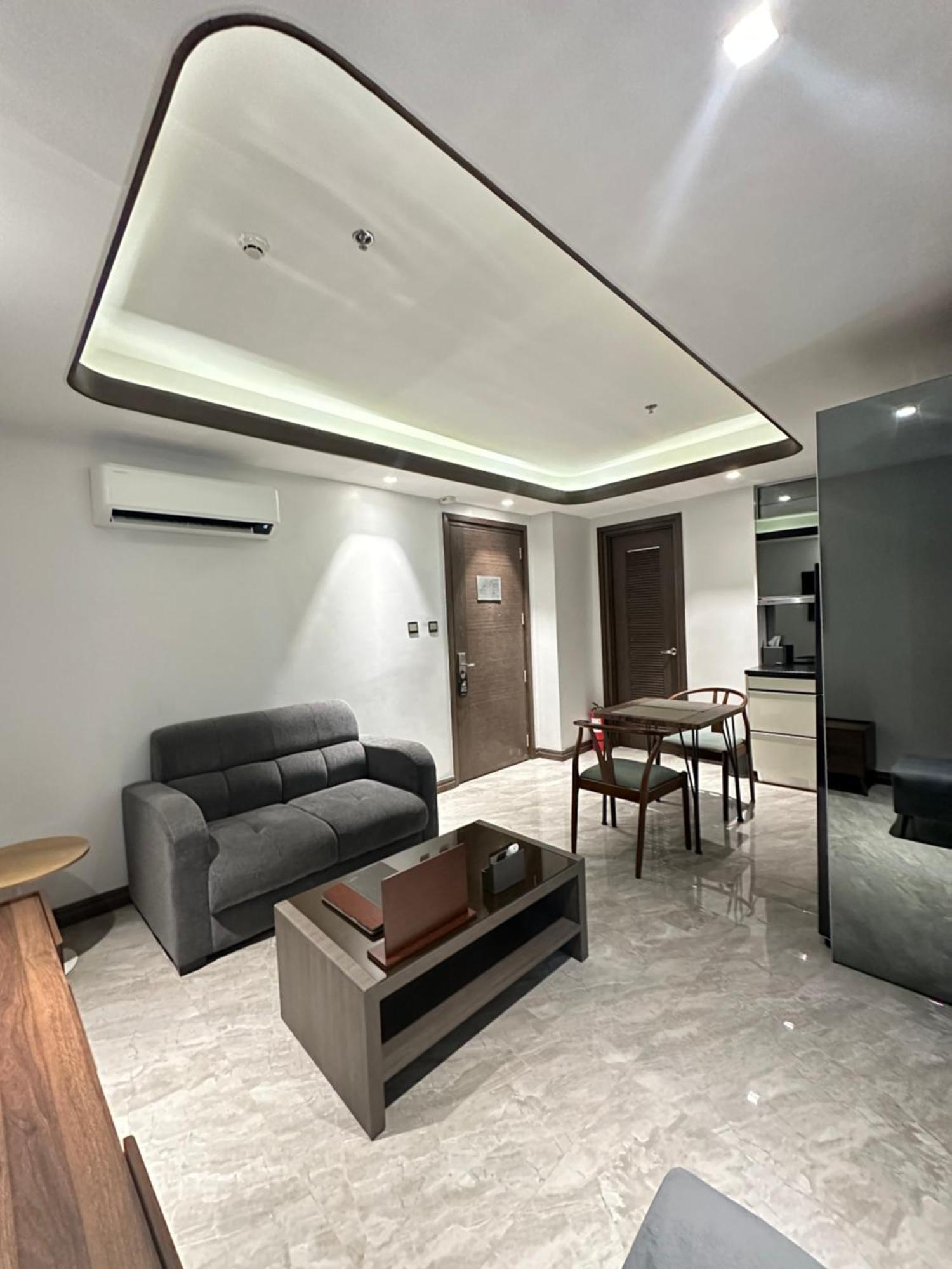 One Euphoria Luxe Hotel อังเฮเลส ภายนอก รูปภาพ
